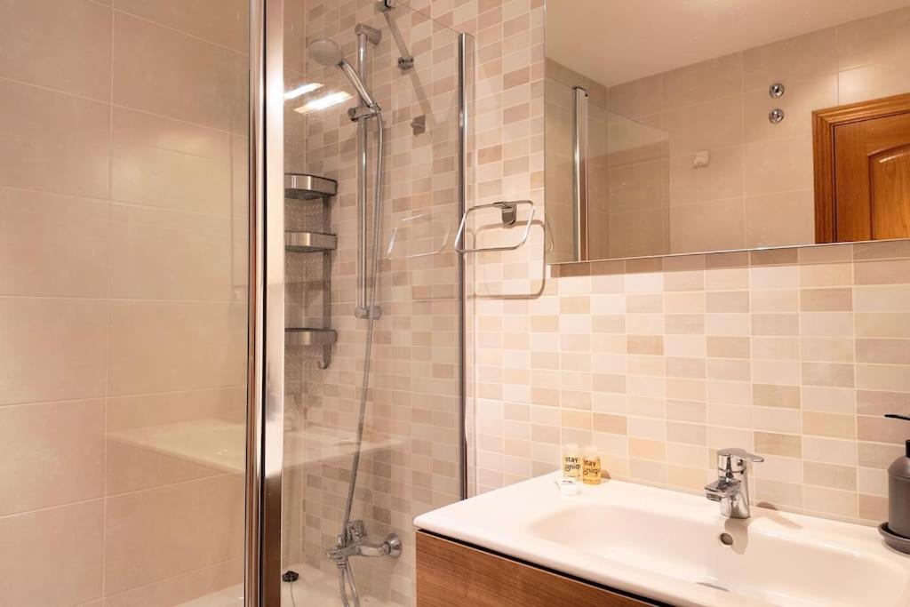 Buenavista 4 bed-room by Casa del sol HR