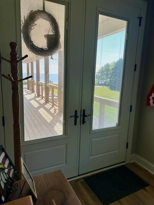 Coinjock charming 1-bedroom in-law suite with elevator, full kitchen and stunning waterfront view view 4