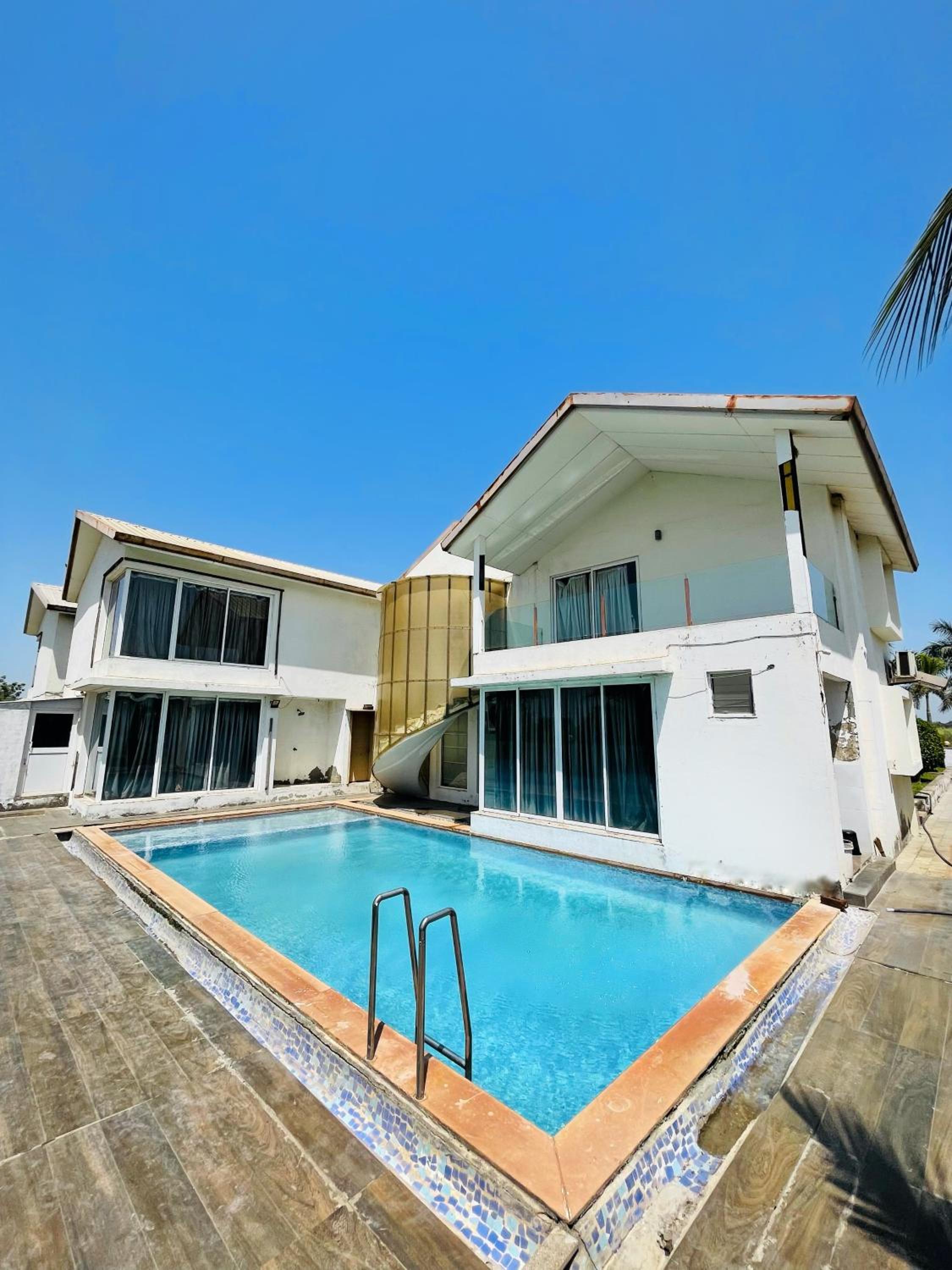 Palm Riviera view 3