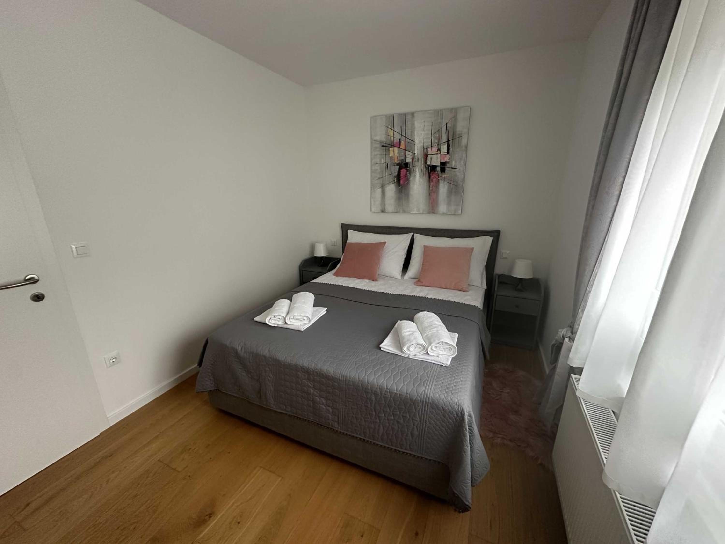 Thyke Apartment