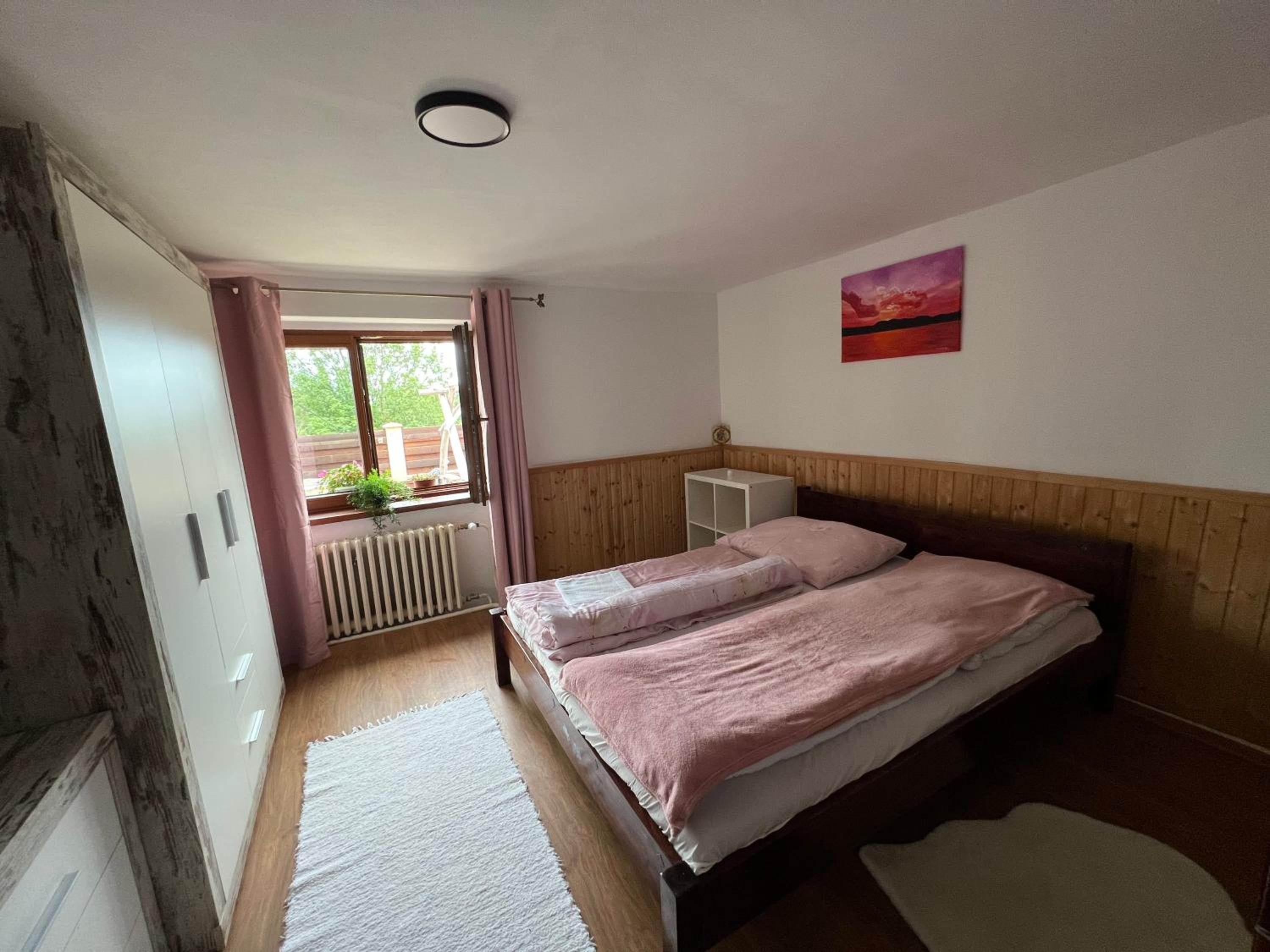 Rozprávkový domček blízko jazera view 2