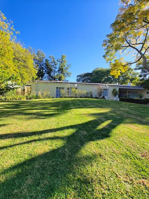 Blessed Luxury Cottage into Nature in Sandton Apartment in Sandton
