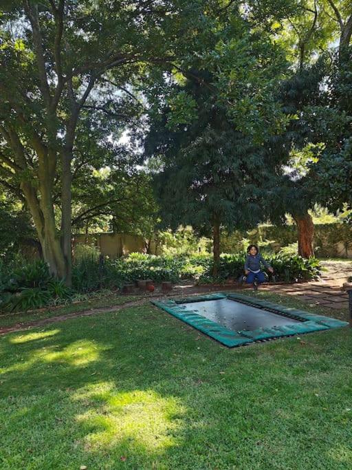 Blessed Luxury Cottage into Nature in Sandton Apartment in Sandton