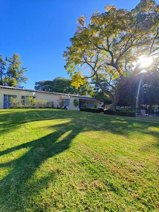 Blessed Luxury Cottage into Nature in Sandton Apartment in Sandton
