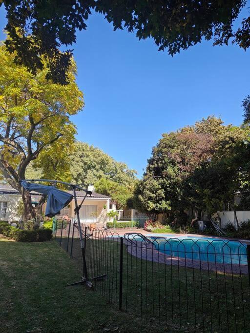 Blessed Luxury Cottage into Nature in Sandton Apartment in Sandton
