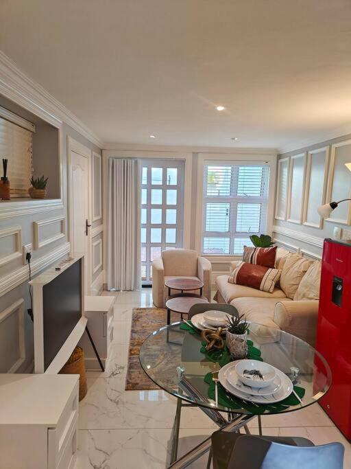 Blessed Luxury Cottage into Nature in Sandton Apartment in Sandton