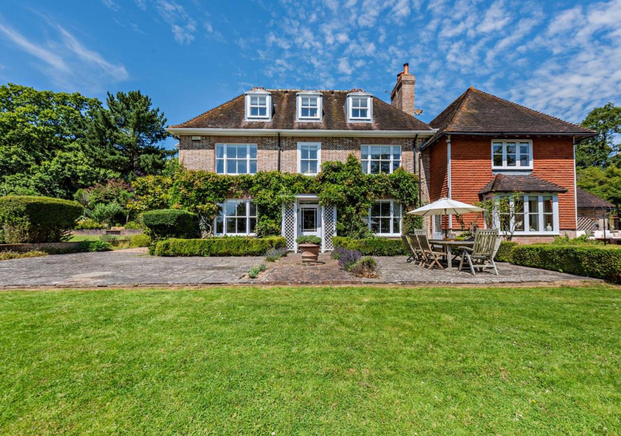 6 Bed in Robertsbridge oc-d29525