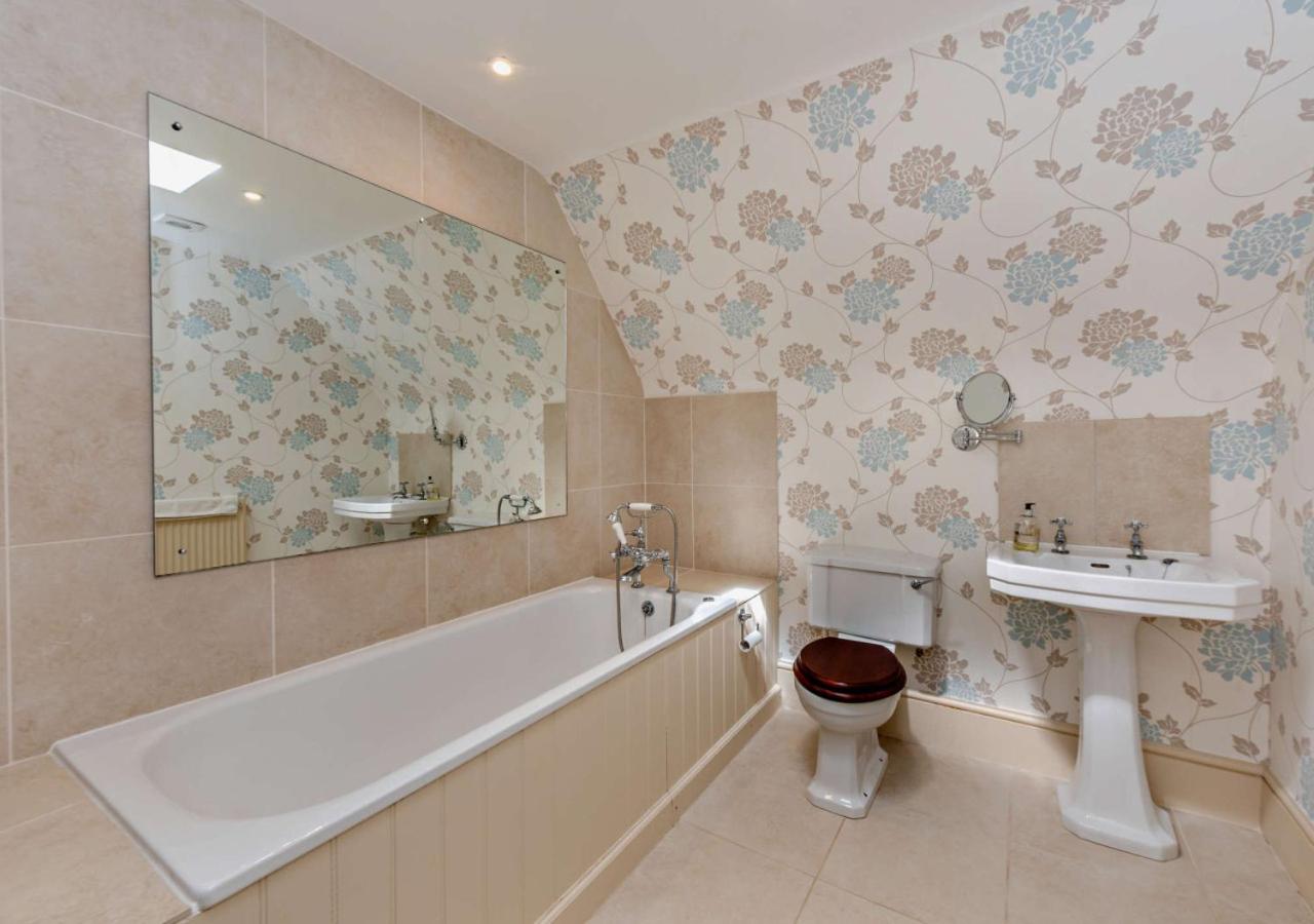 6 Bed in Robertsbridge oc-d29525