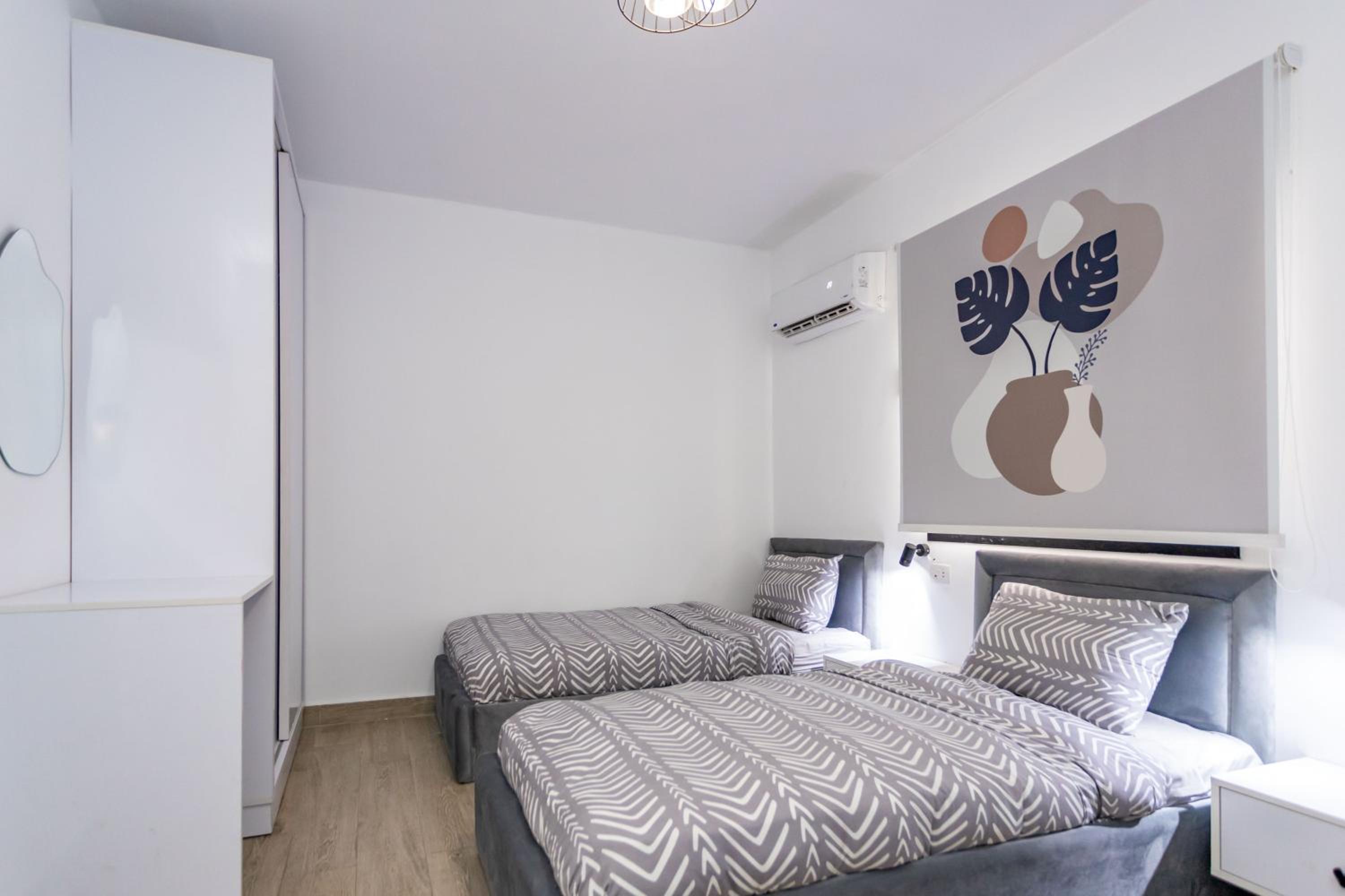 Nasr city apt , 5 min to city Stars mall & more