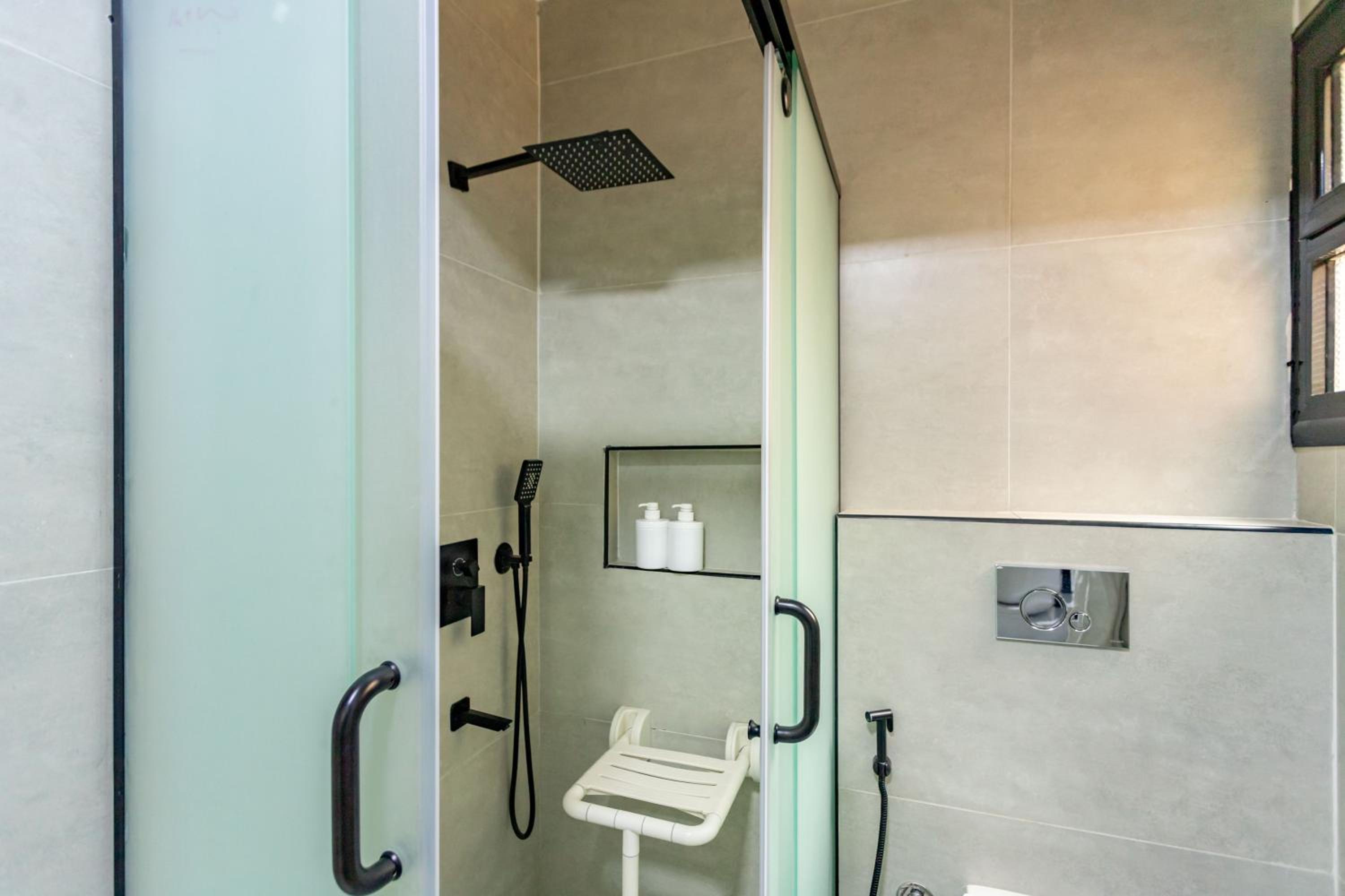 Nasr city apt , 5 min to city Stars mall & more
