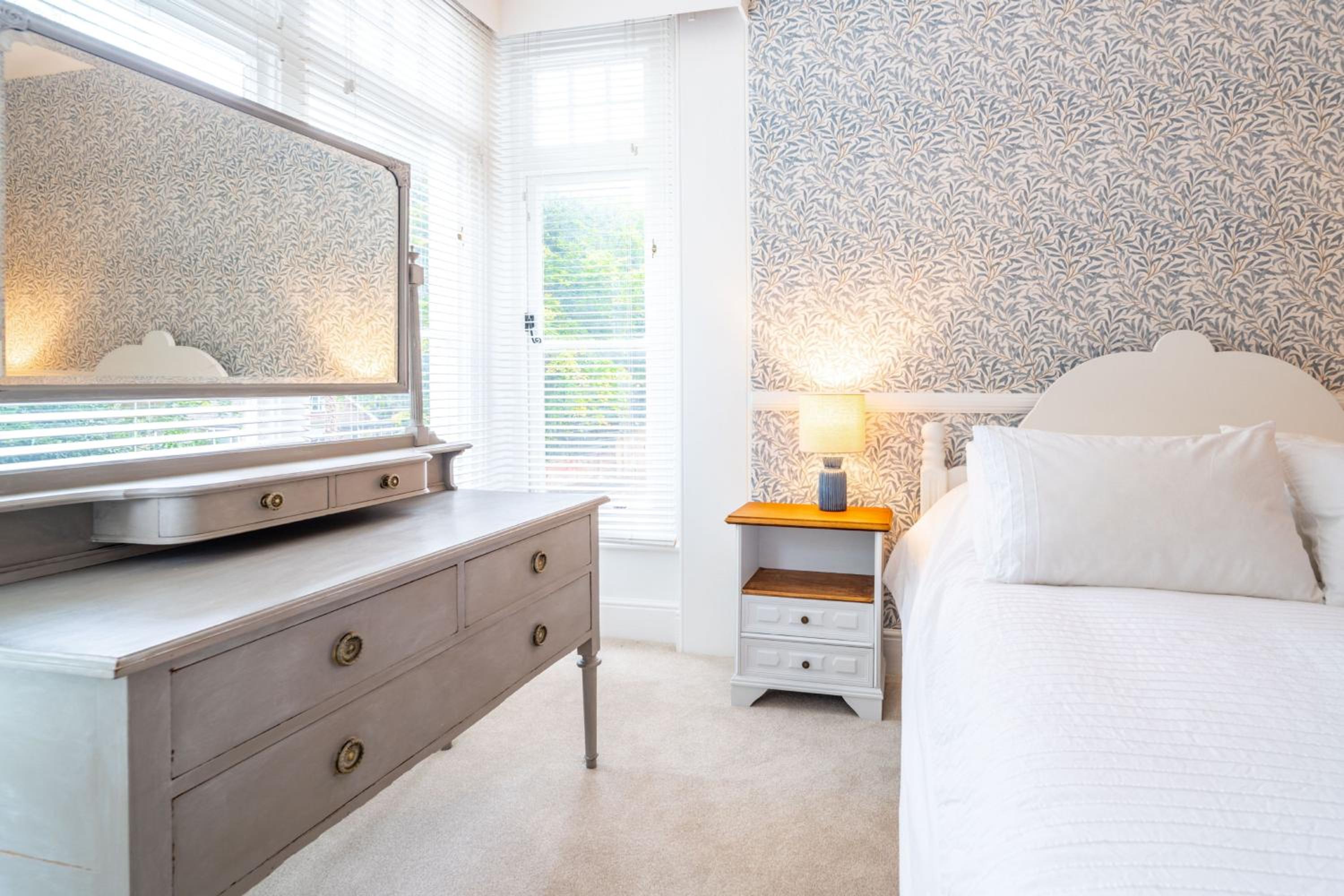Sea Thrift House by Big Skies Cottages