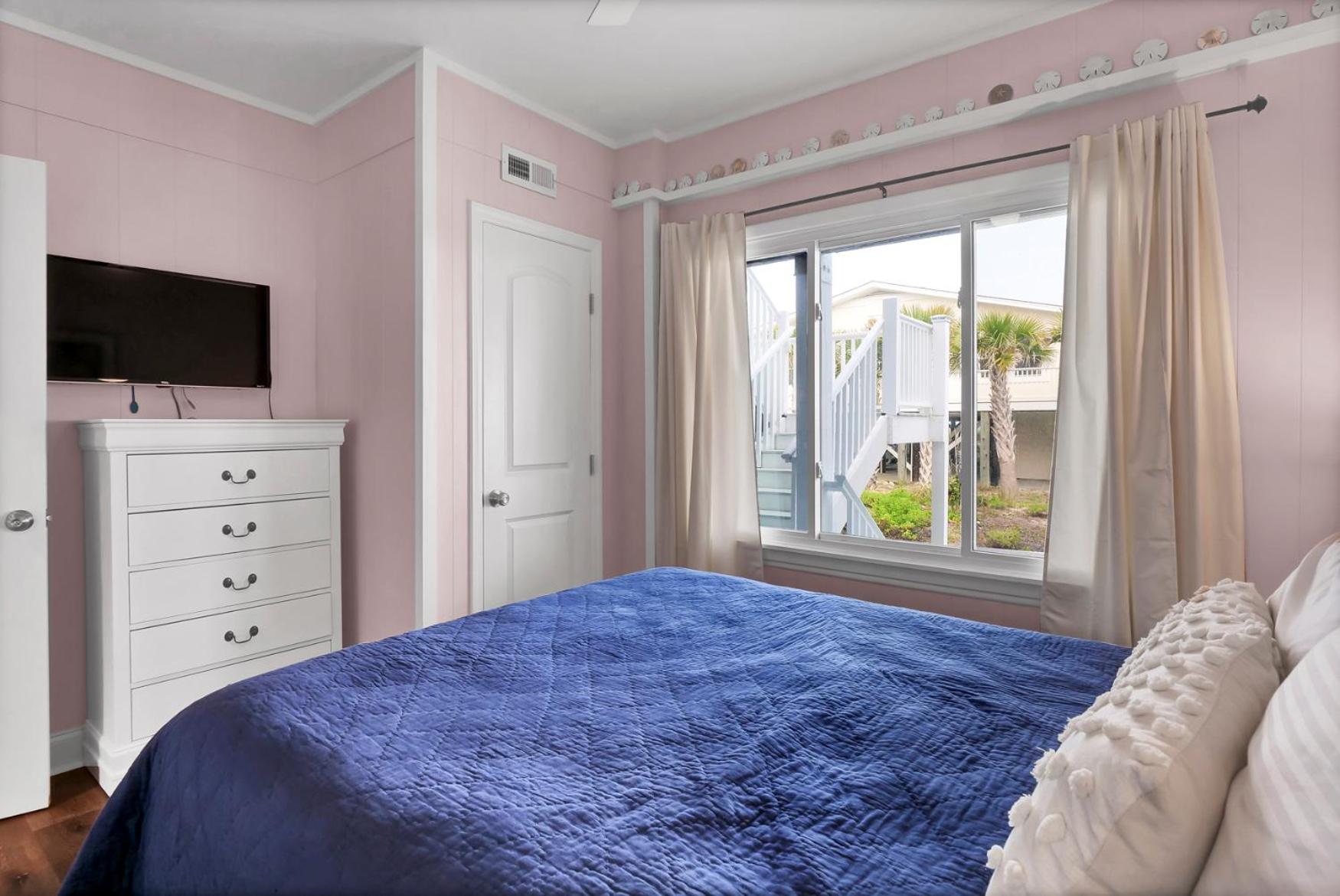 Flock of Sea Girls by Sea Scape Properties view 5