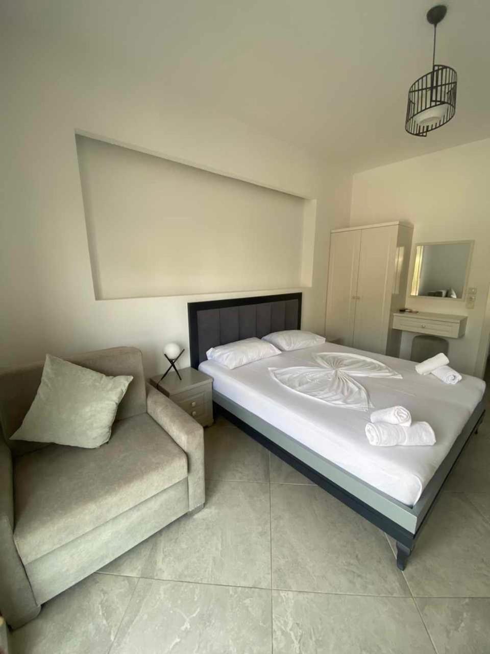 Mariana Apartments