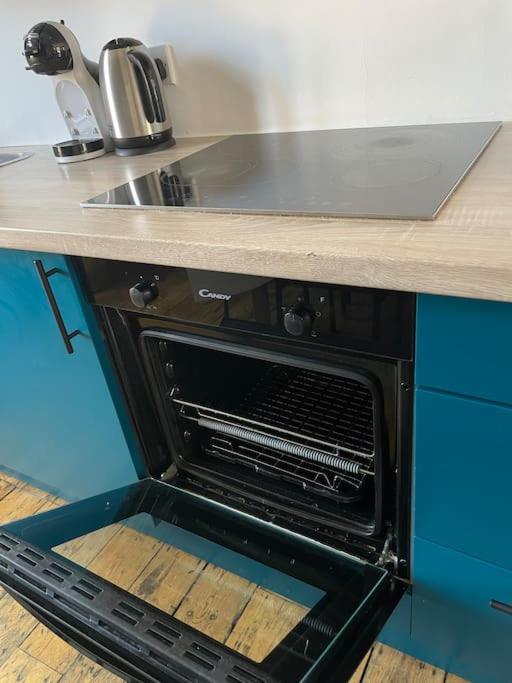 Stylish London Townhouse, Perfect for Large Groups, Convenient public transport links, Close to Tower Bridge and London Liverpool Street