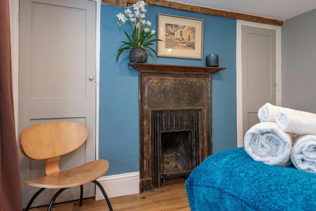 Stylish London Townhouse, Perfect for Large Groups, Convenient public transport links, Close to Tower Bridge and London Liverpool Street