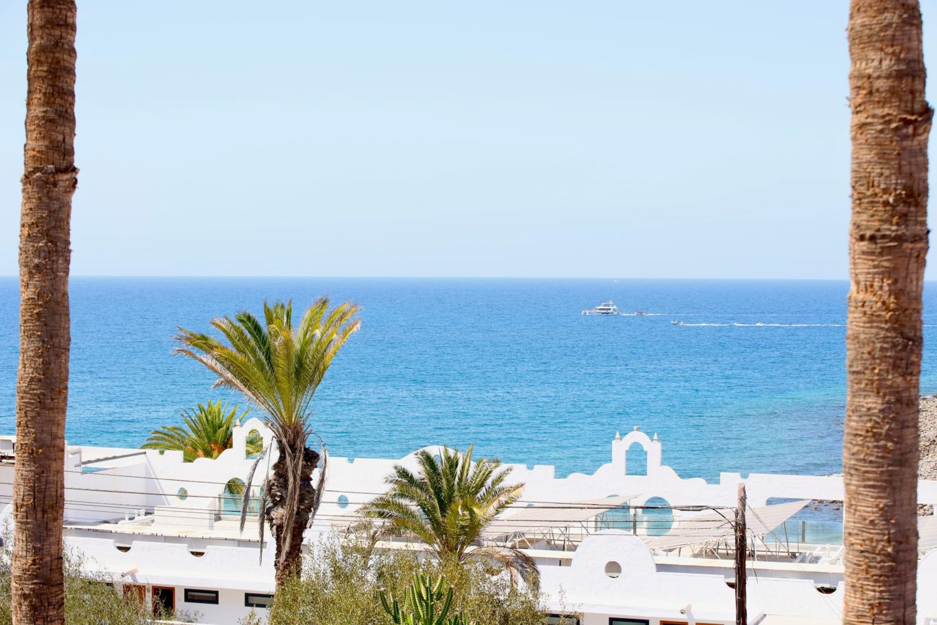 Casa Sangria Beach Views