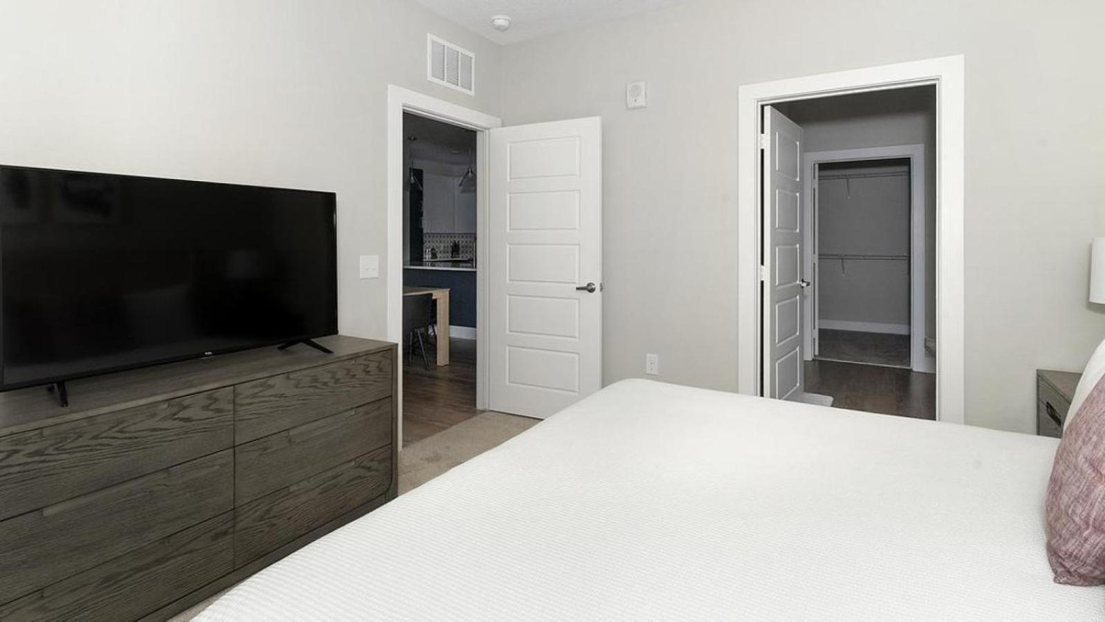 Landing at Eastborough - 2 Bedrooms in San Marco view 5