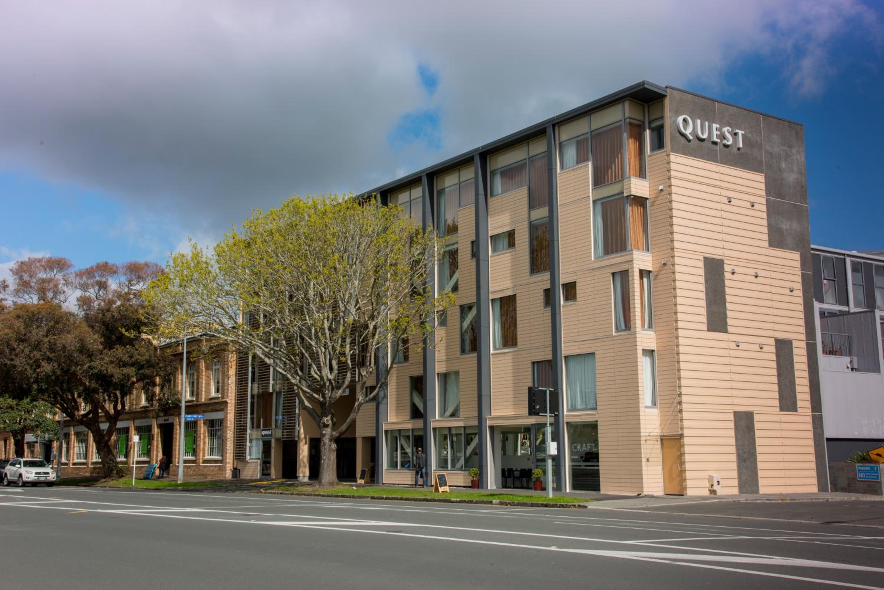 Hotel Quest on Beaumont - Image 1