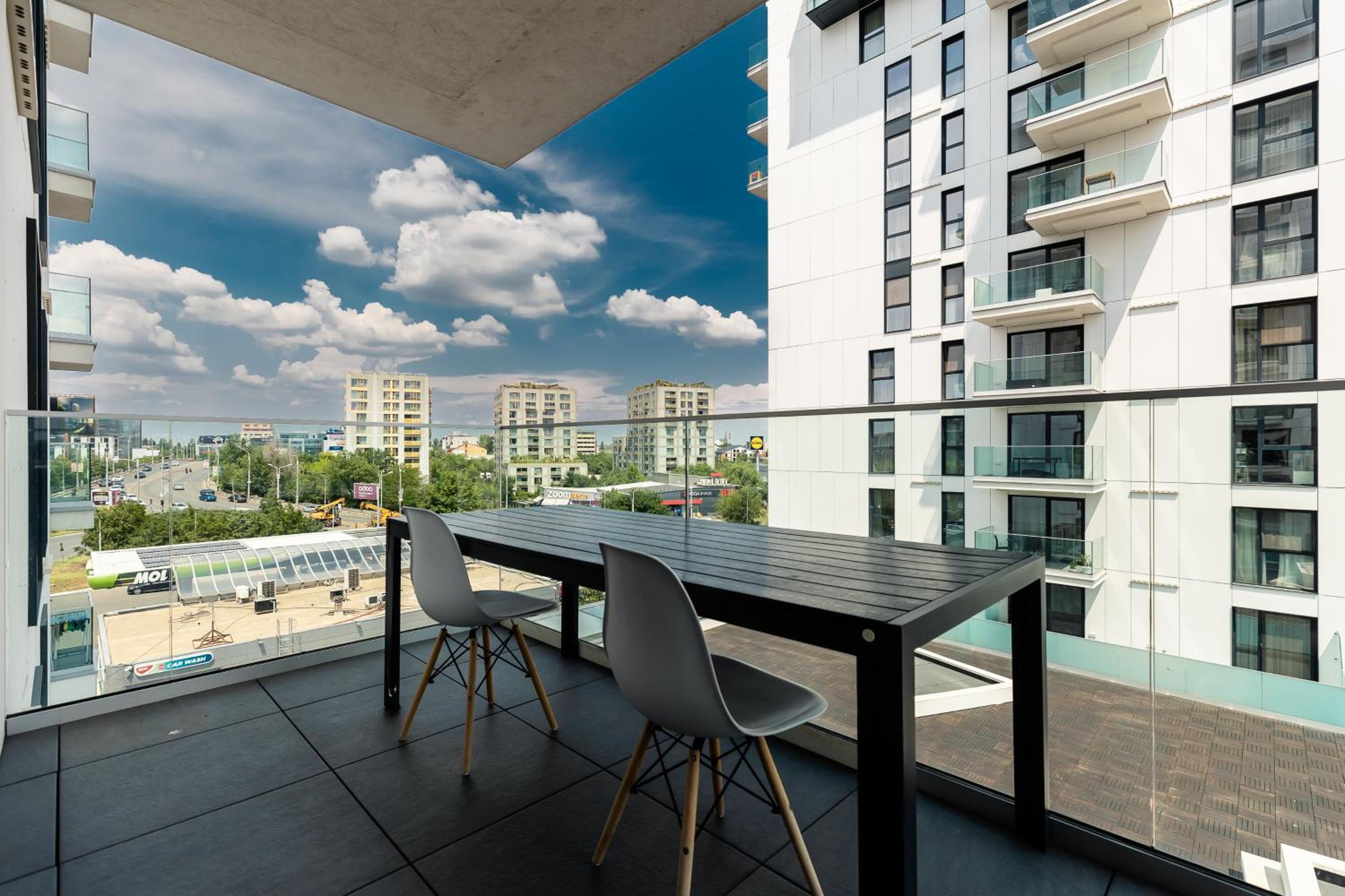 Vision - Exclusive Herastrau Apt with Parking