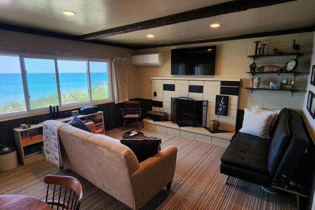 Relax on Lake Michigan at Reagan's Landing view 3