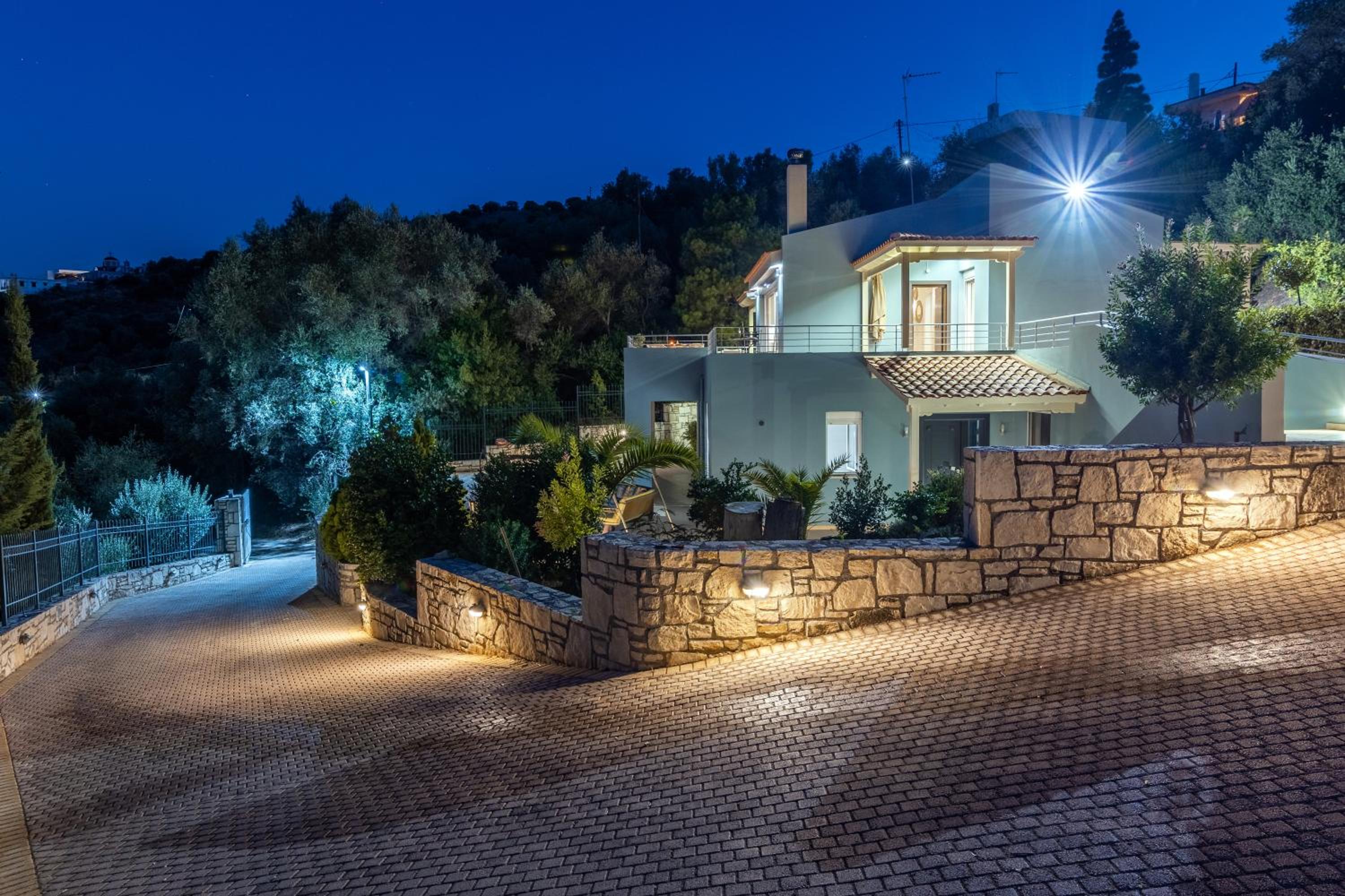 Albore ImBlue, Luxury Sea View Jacuzzi Retreat in Crete view 3