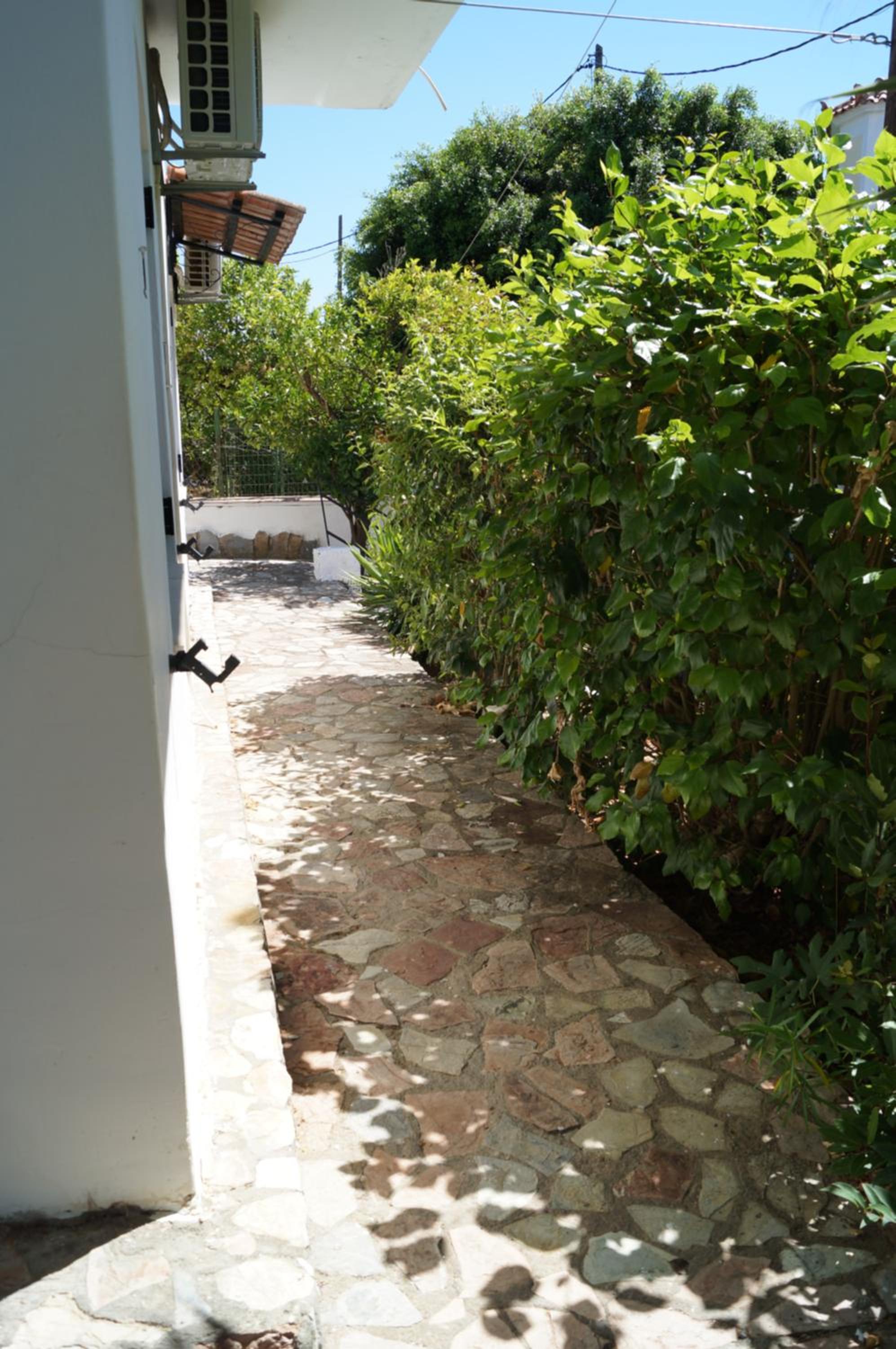 Modernes Ferienhaus in toller Lage view 2