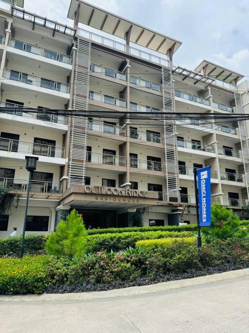 2 BR Condo,2 CR, 2 Balcony Unli Netflix, Disney view 5