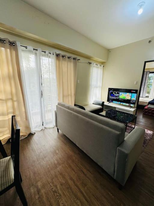 2 BR Condo,2 CR, 2 Balcony Unli Netflix, Disney view 3