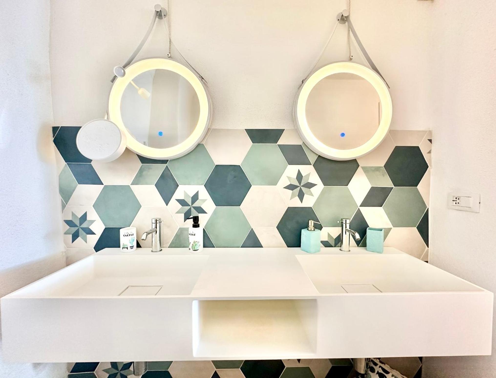 Hostdomus - Varigotti Suite en Varigotti — bathroom