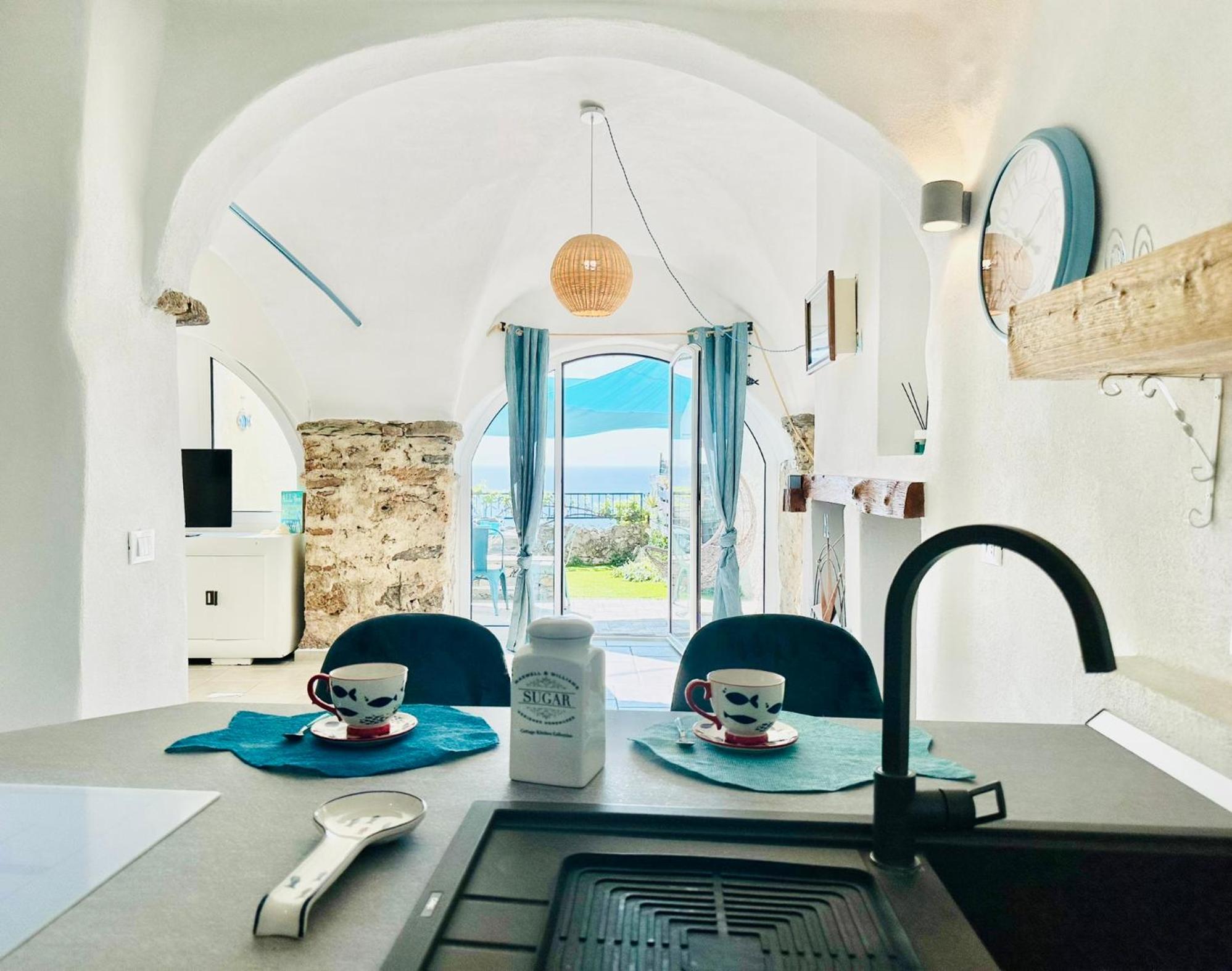 Hostdomus - Varigotti Suite en Varigotti — kitchen