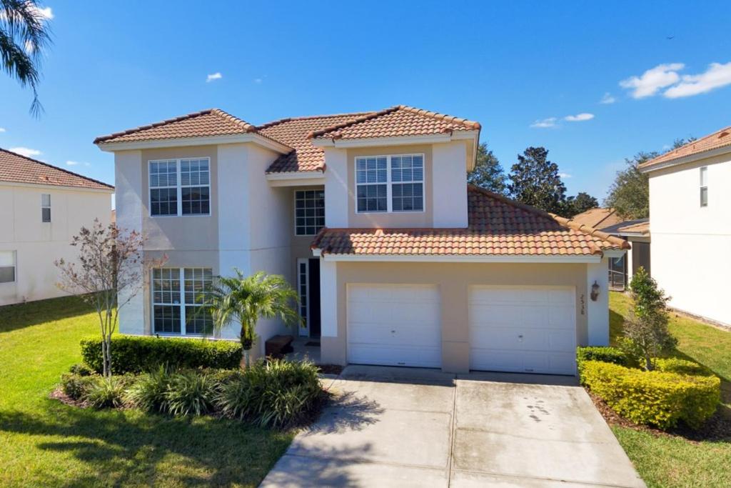 2538 Windsor Hills