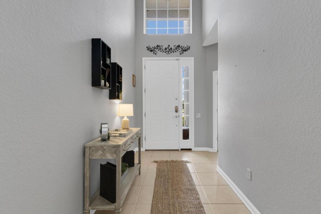 2538 Windsor Hills