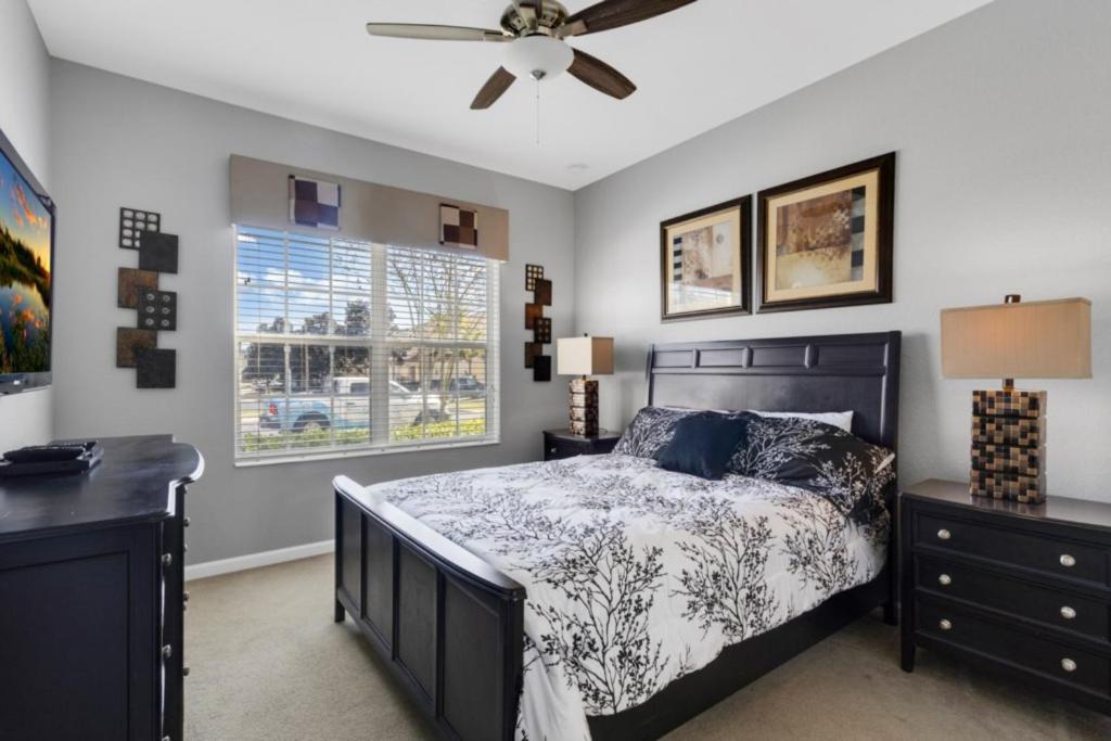 2538 Windsor Hills
