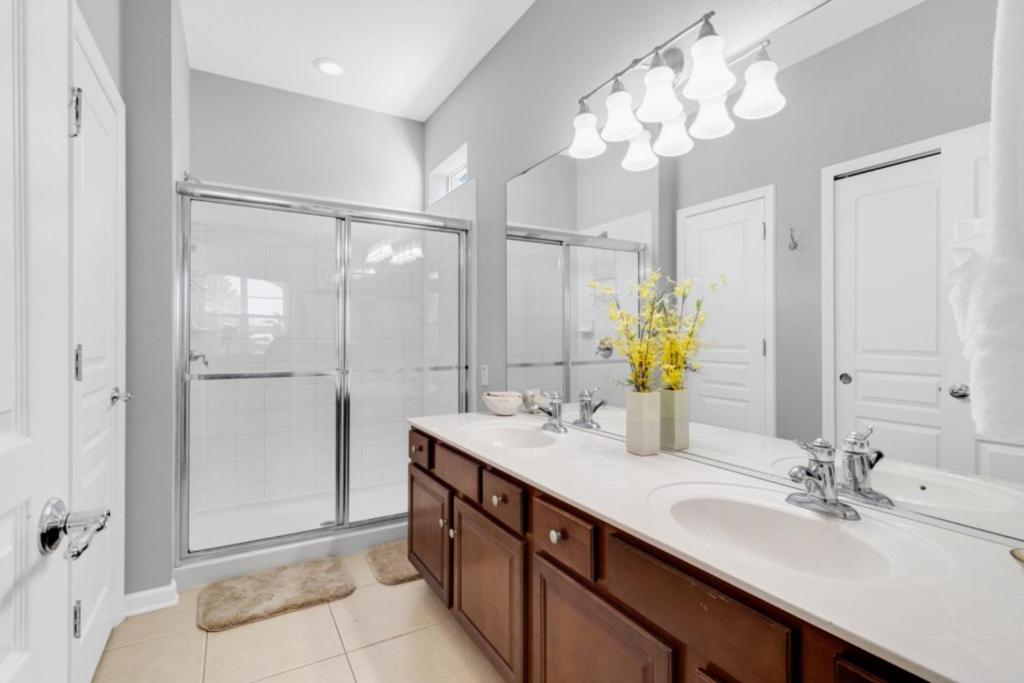 2538 Windsor Hills