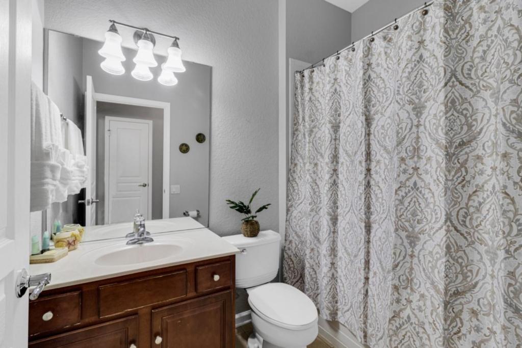 2538 Windsor Hills