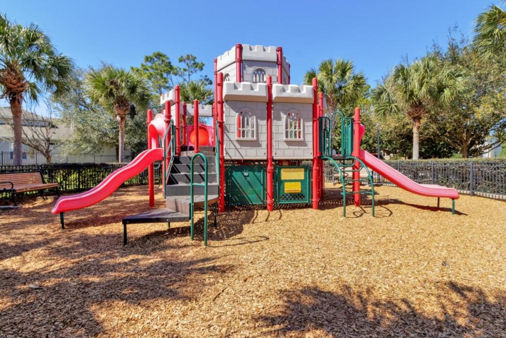 2538 Windsor Hills