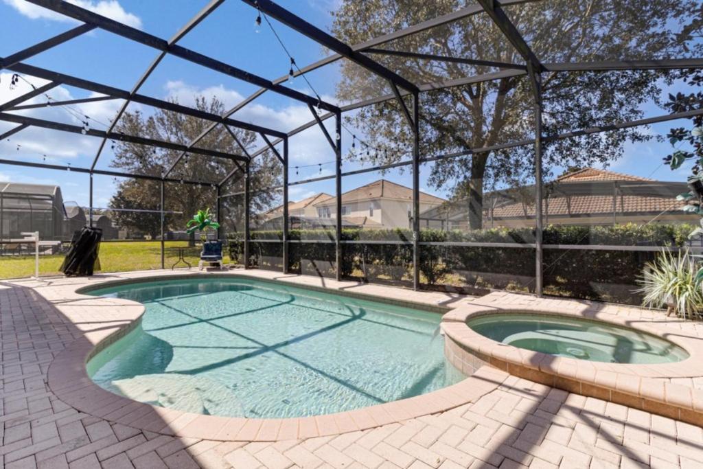 2538 Windsor Hills