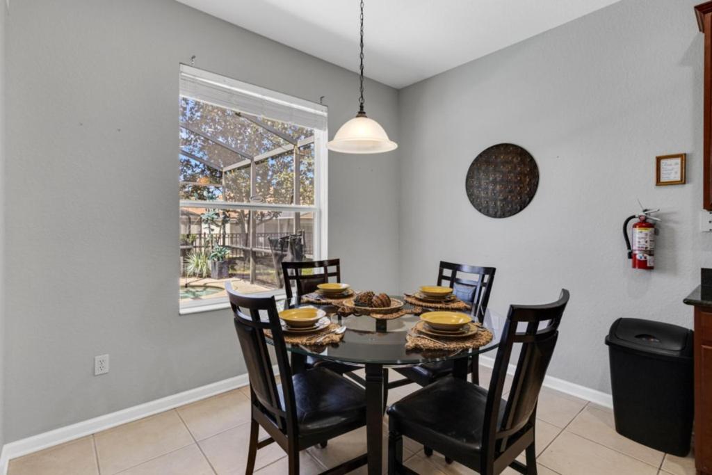2538 Windsor Hills