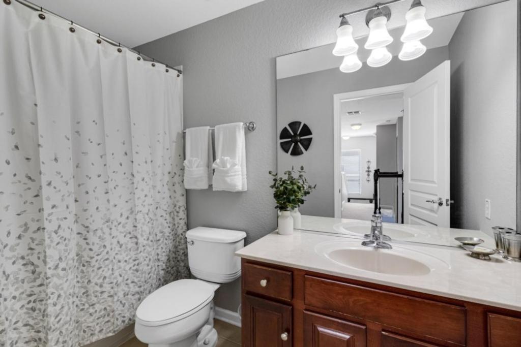 2538 Windsor Hills