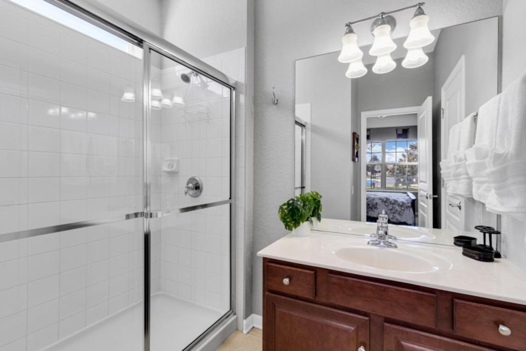 2538 Windsor Hills