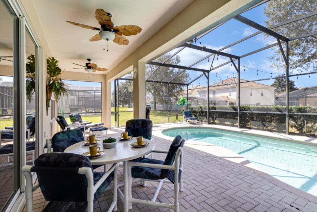 2538 Windsor Hills