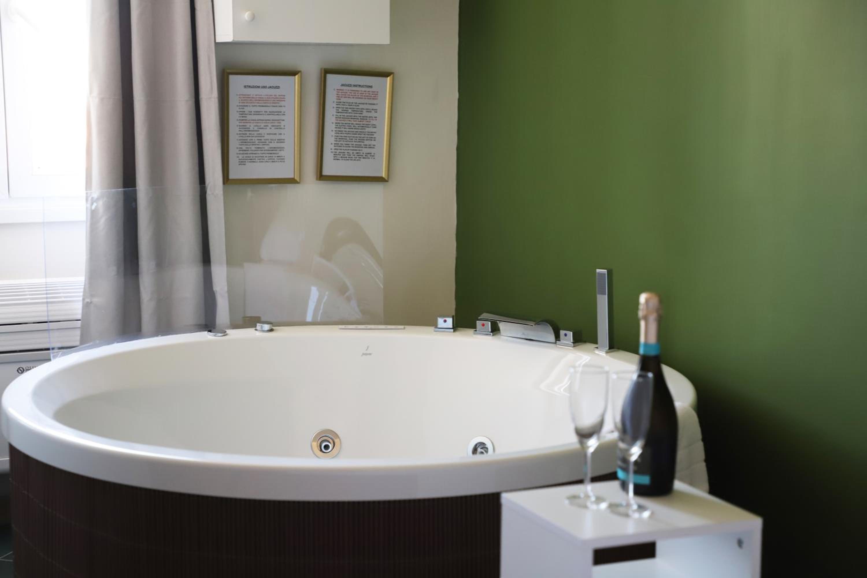 Vatican Jacuzzi House