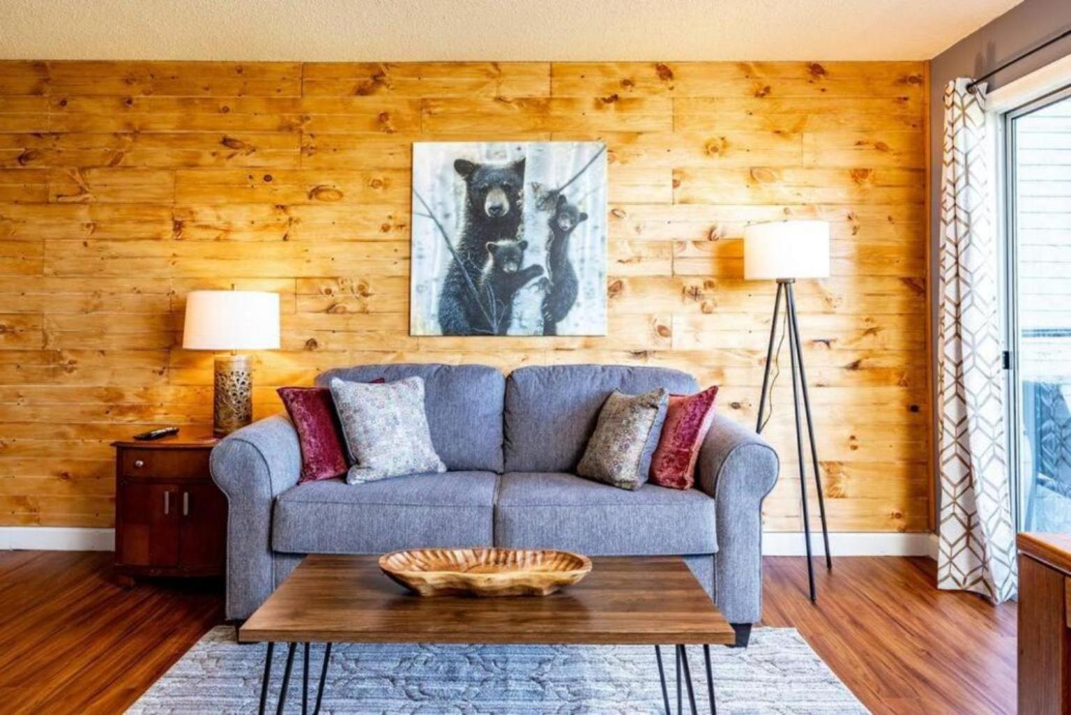 2 Places, 1 Epic Smoky Mtn Stay! Breathtaking Views-Indoor Pool-Outdoor Pool-Hot Tubs-Arcade-Playground-Close to Downtown view 4