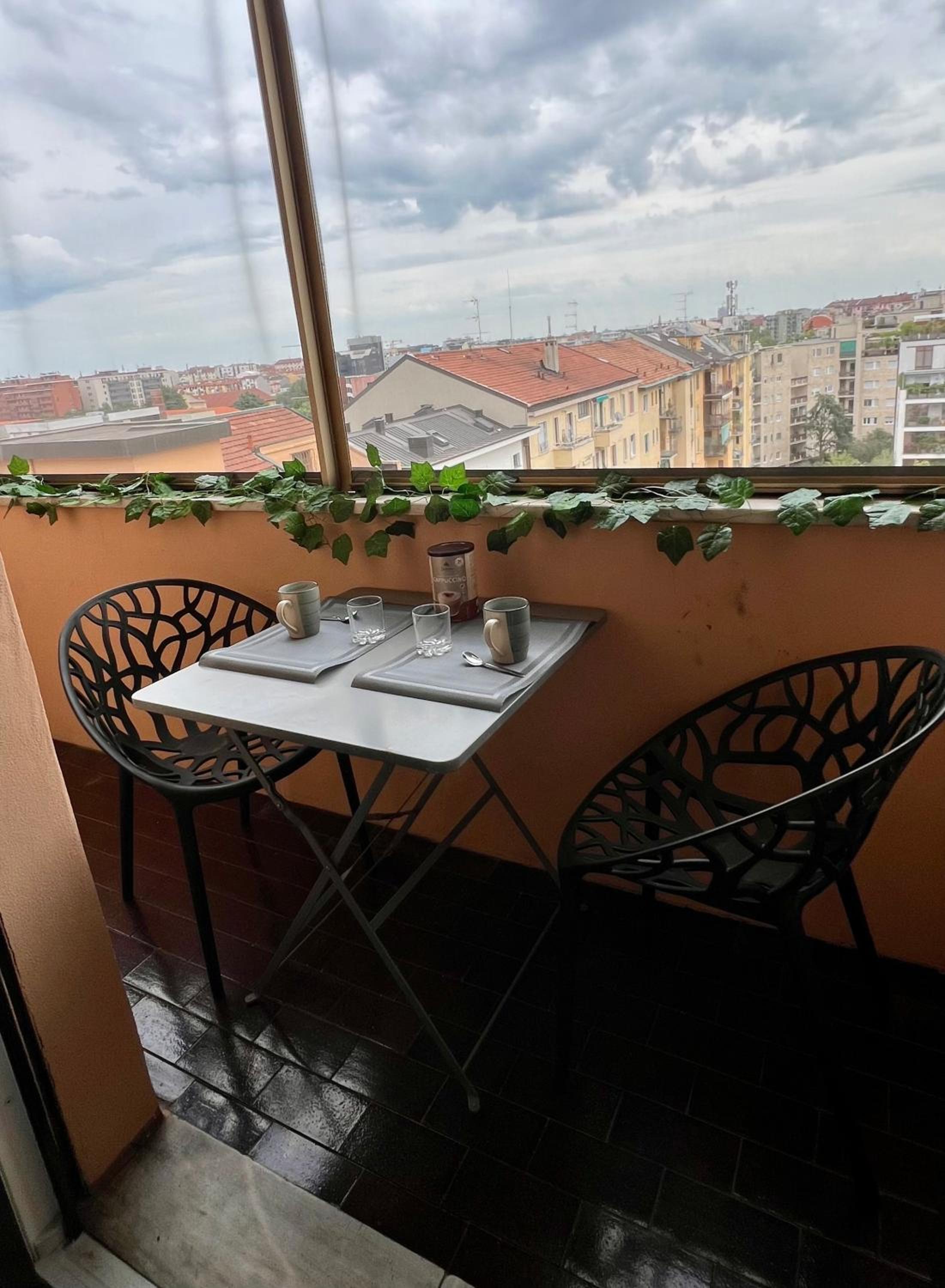 Gambara Urban Flat - Stylish and Next to Metro