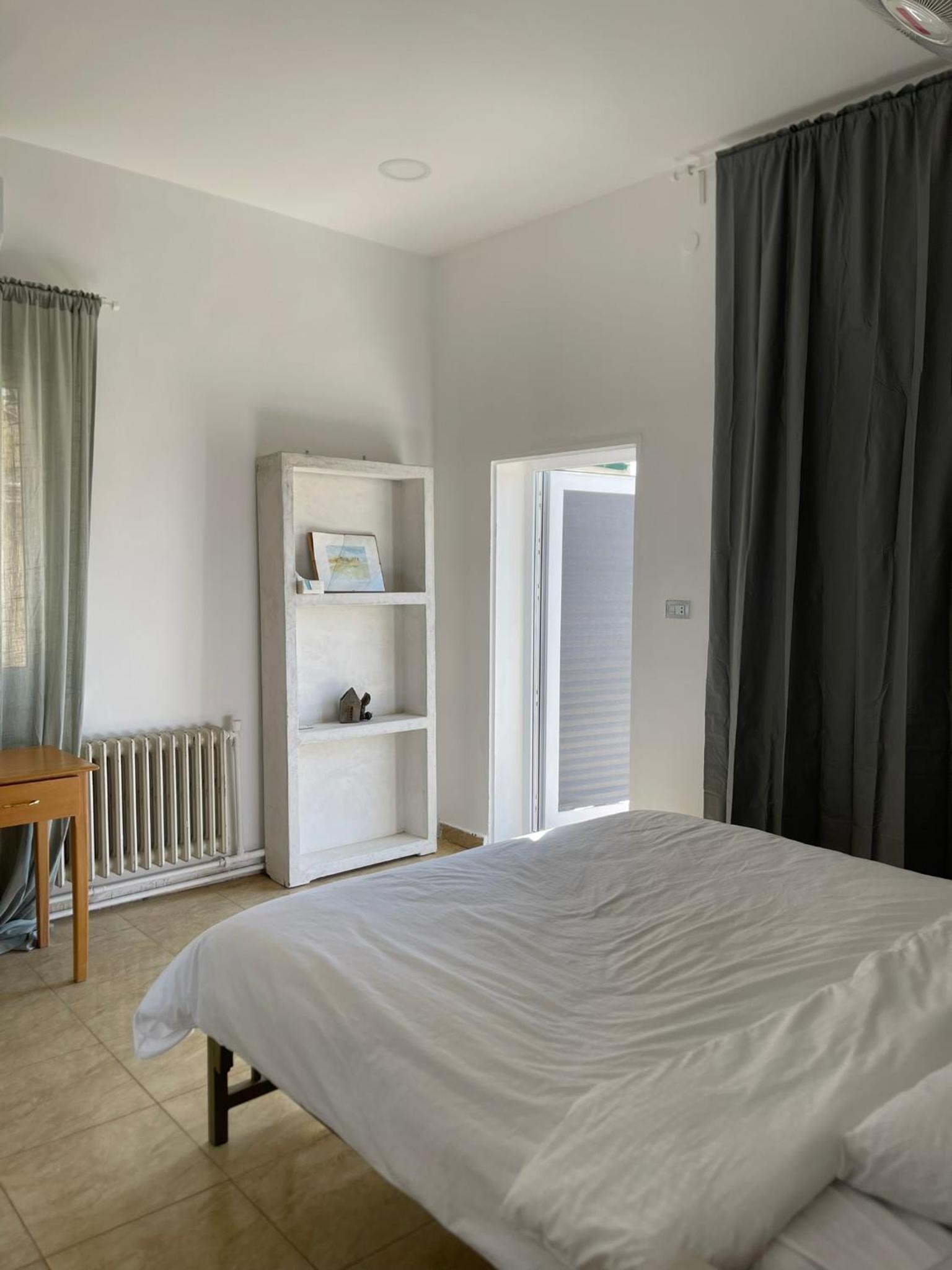 Cozy Central Apartment with a garden & 4 bedrooms view 2