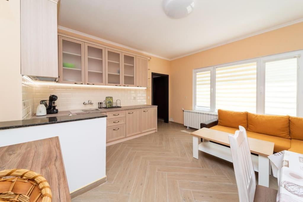 Sea Garden Apartments 2 One bedroom