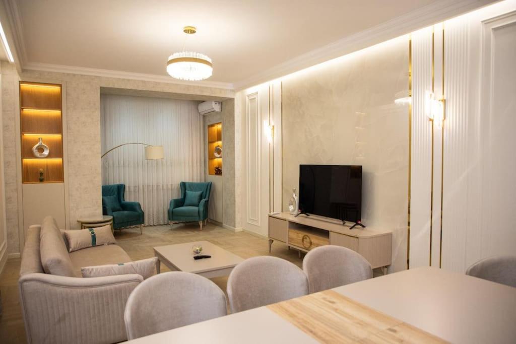 Spacious Apartment close to Heydar Aliyev Center