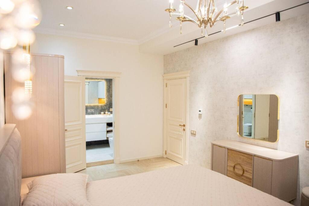 Spacious Apartment close to Heydar Aliyev Center