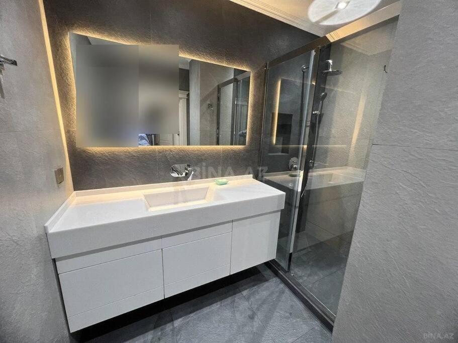 Spacious Apartment close to Heydar Aliyev Center