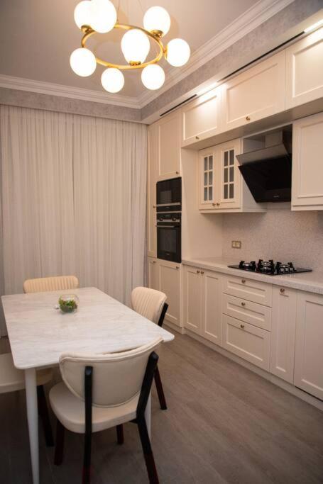 Spacious Apartment close to Heydar Aliyev Center